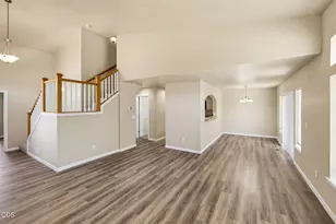 303 Live Oak Loop, Central Point, OR 97502 - Photo 6