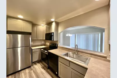 303 Live Oak Loop, Central Point, OR 97502 - Photo 2