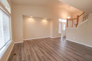 303 Live Oak Loop, Central Point, OR 97502 - Photo 6