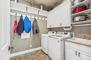 1037 NW Rimrock Dr, Redmond, OR 97756 - Photo 46