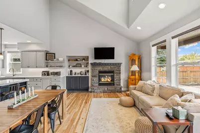 1037 NW Rimrock Drive, Redmond, OR 97756 - Photo 18