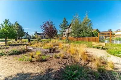233 W Heising Drive, Sisters, OR 97759 - Photo 30