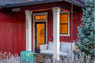 233 W Heising Drive, Sisters, OR 97759 - Photo 12