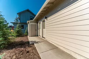 233 W Heising Dr, Sisters, OR 97759 - Photo 26