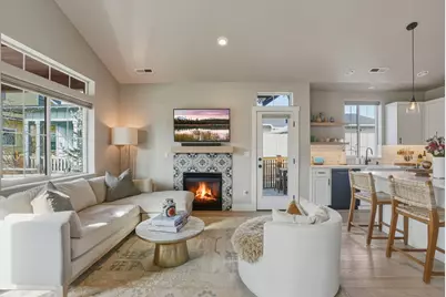 233 W Heising Drive, Sisters, OR 97759 - Photo 4