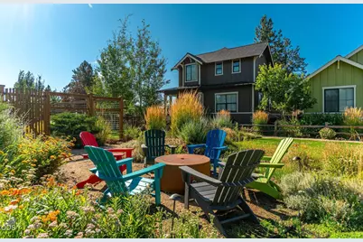 233 W Heising Drive, Sisters, OR 97759 - Photo 8