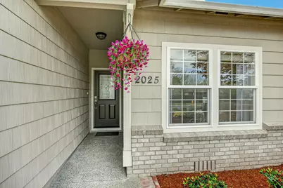 2025 Manchester Drive, Medford, OR 97501 - Photo 4