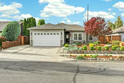 2025 Manchester Drive, Medford, OR 97501 - Photo 2