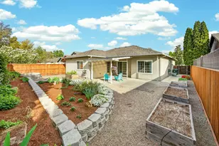 2025 Manchester Dr, Medford, OR 97501 - Photo 40