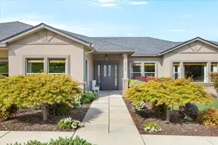1835 Plateau Dr, Medford, OR 97504 - Photo 2