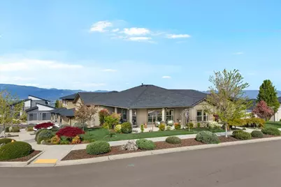 1835 Plateau Drive, Medford, OR 97504 - Photo 1