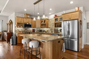 1835 Plateau Dr, Medford, OR 97504 - Photo 6