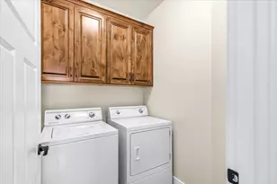 517 Windsong Way, Medford, OR 97504 - Photo 28