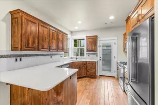 517 Windsong Way, Medford, OR 97504 - Photo 12