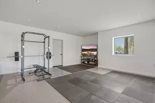 61865 Hosmer Lake Dr, Bend, OR 97702 - Photo 48