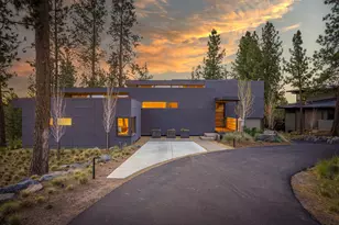 61865 Hosmer Lake Dr, Bend, OR 97702 - Photo 16