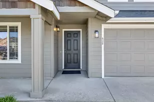 628 NW Green Forest Cir, Redmond, OR 97756 - Photo 2