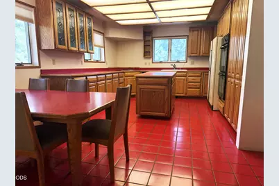 8330 Hwy 238, Jacksonville, OR 97530 - Photo 12