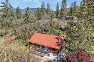 8330 Hwy 238, Jacksonville, OR 97530 - Photo 40