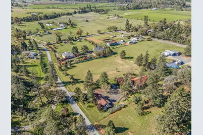 8330 Hwy 238, Jacksonville, OR 97530 - Photo 54
