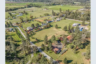 8330 Hwy 238, Jacksonville, OR 97530 - Photo 44