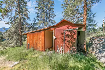 8330 Hwy 238, Jacksonville, OR 97530 - Photo 38