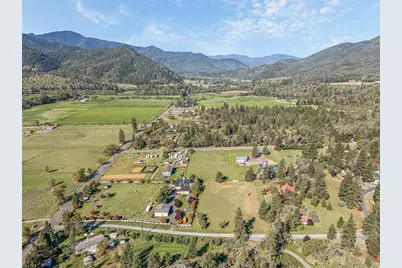 8330 Hwy 238, Jacksonville, OR 97530 - Photo 42