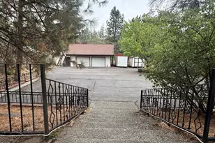 8330 Hwy 238, Jacksonville, OR 97530 - Photo 40