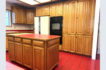 8330 Hwy 238, Jacksonville, OR 97530 - Photo 16