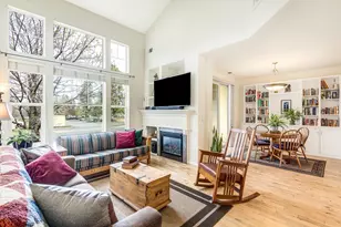 630 SW Hill St, Bend, OR 97702 - Photo 6