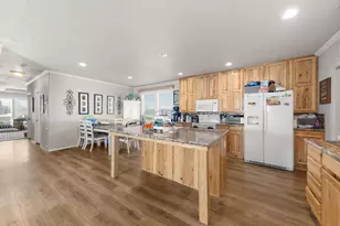 243 Hwy 234, Eagle Point, OR 97524 - Photo 2