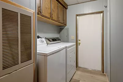 3930 NW Progress Lane, Redmond, OR 97756 - Photo 16