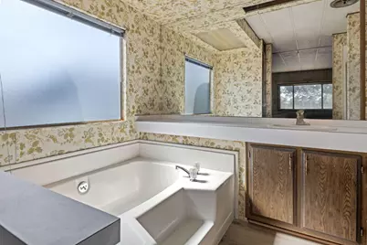 3930 NW Progress Lane, Redmond, OR 97756 - Photo 12