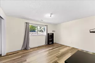 3093 Via Verde Cir, White City, OR 97503 - Photo 10