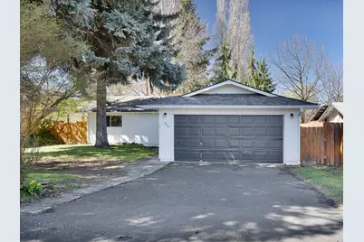 2612 Berkeley Street, Klamath Falls, OR 97601 - Photo 2