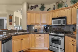 935 SW Chamberlain St, Bend, OR 97702 - Photo 10