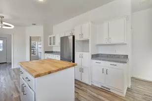 4832 Summers Ln, Klamath Falls, OR 97603 - Photo 6