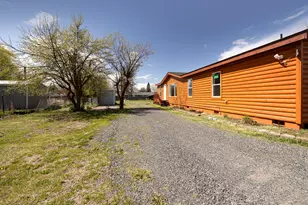 4832 Summers Ln, Klamath Falls, OR 97603 - Photo 2