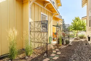 1112 N Wildflower Ln, Sisters, OR 97759 - Photo 24