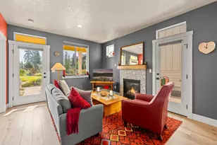 1112 N Wildflower Ln, Sisters, OR 97759 - Photo 4