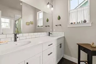 1112 N Wildflower Ln, Sisters, OR 97759 - Photo 16