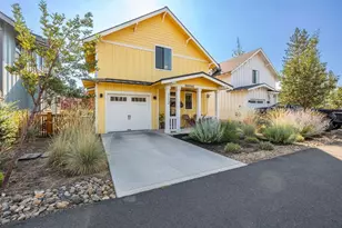 1112 N Wildflower Ln, Sisters, OR 97759 - Photo 2