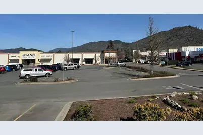 891 NE D Street #1060A&B, Grants Pass, OR 97526 - Photo 4