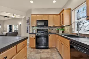 1370 Northwest Mount Washington Drive, Bend, OR 97703 - Photo 10