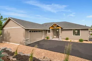 623 Goshawk Dr, Redmond, OR 97756 - Photo 2