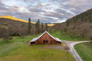 3998 Little Applegate Rd, Jacksonville, OR 97530 - Photo 8