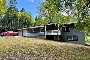 380 Dexter Way, Grants Pass, OR 97527 - Photo 1