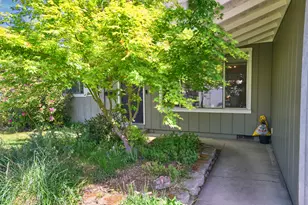 1741 Howell Ave, Medford, OR 97501 - Photo 2