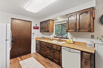 2191 Mayfield Drive, Grants Pass, OR 97527 - Photo 4