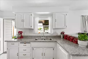 406 Newtown St, Medford, OR 97501 - Photo 14